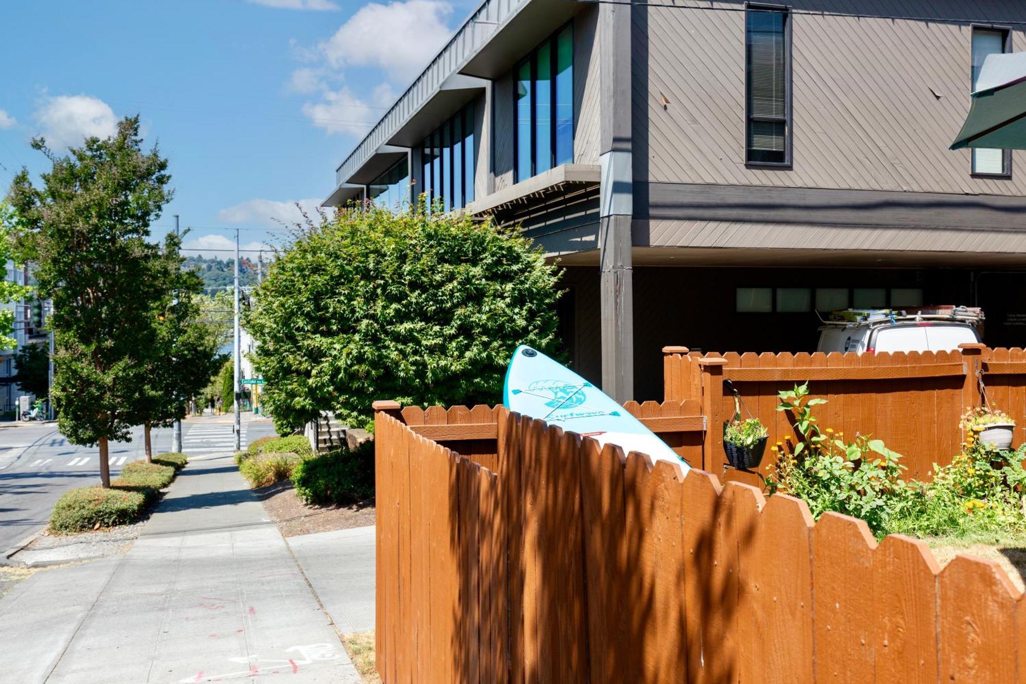 Vintage 3 Bedroom Home In Prime Eastlake Seattle With Private Parking Eksteriør bilde