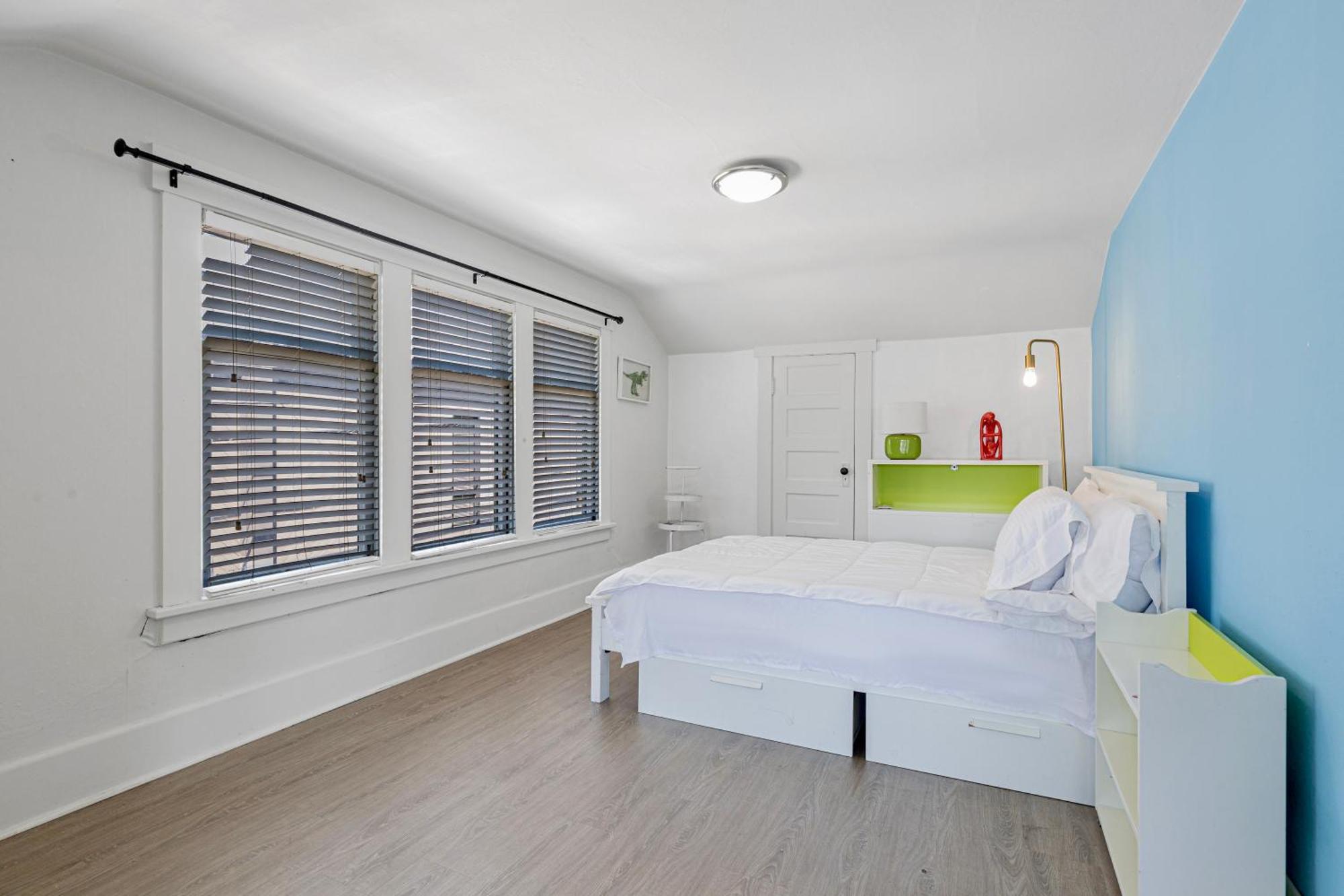 Vintage 3 Bedroom Home In Prime Eastlake Seattle With Private Parking Eksteriør bilde