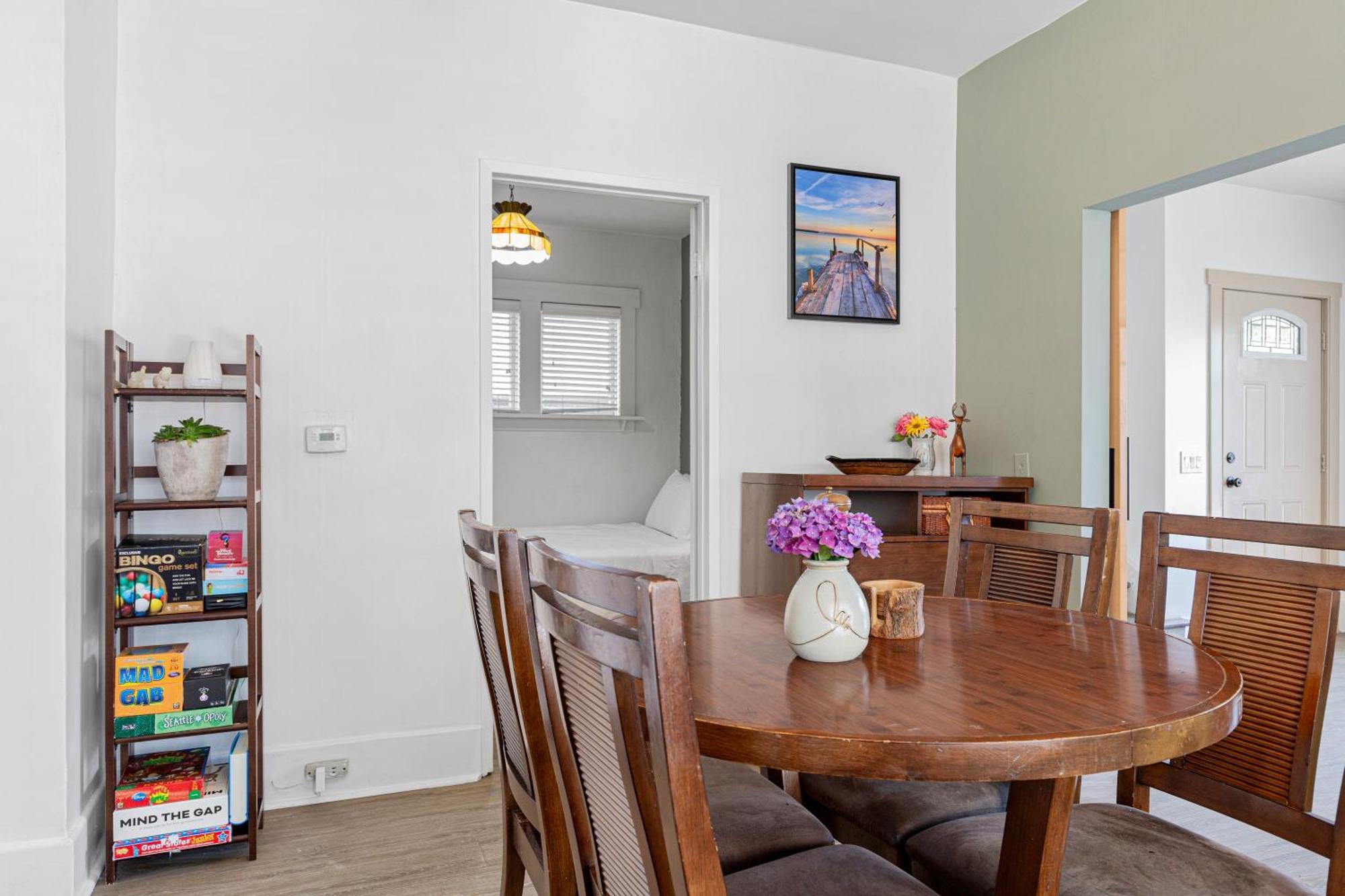 Vintage 3 Bedroom Home In Prime Eastlake Seattle With Private Parking Eksteriør bilde