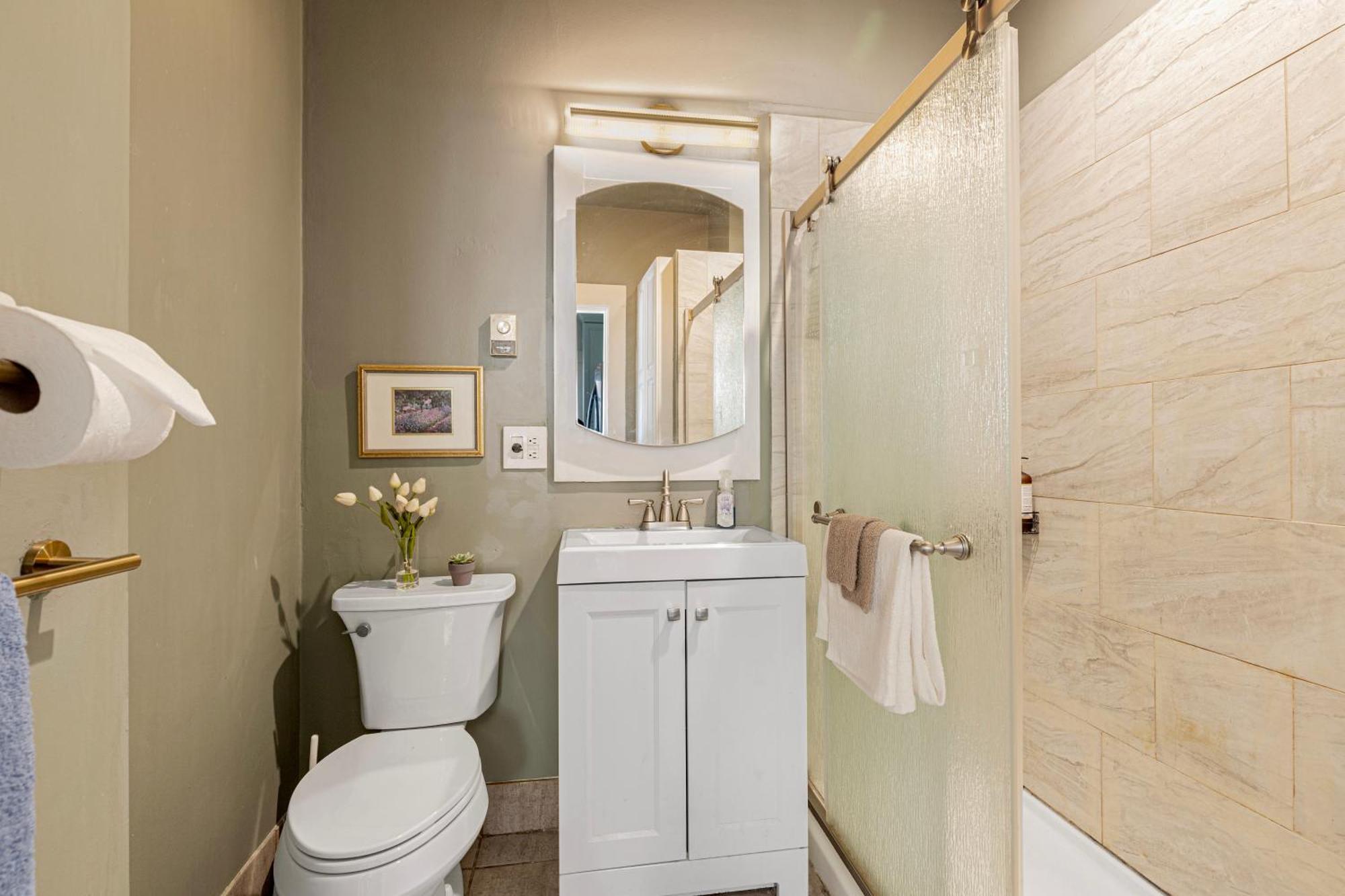 Vintage 3 Bedroom Home In Prime Eastlake Seattle With Private Parking Eksteriør bilde